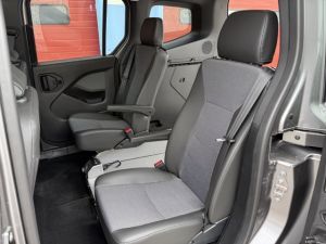 enault-kangoo-posto-carrozzina