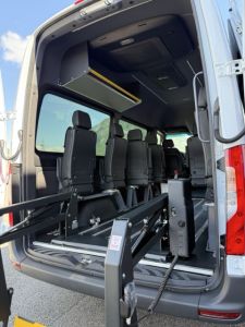 Accesso al veicolo con solelvatore autolift