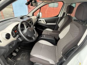 Peugeot Partner 2026 interni